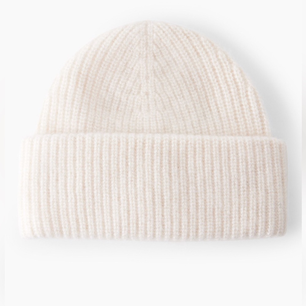 Aritzia Sunday Best Ribbed Knit Beanie in Cream